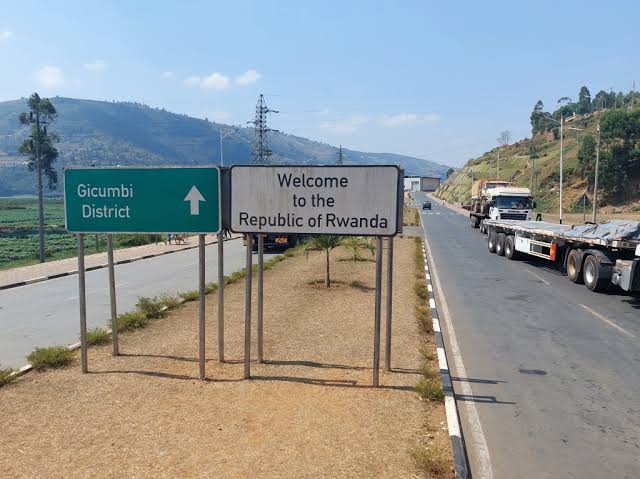 Border crossing at Katuna border from Rwanda to Uganda
